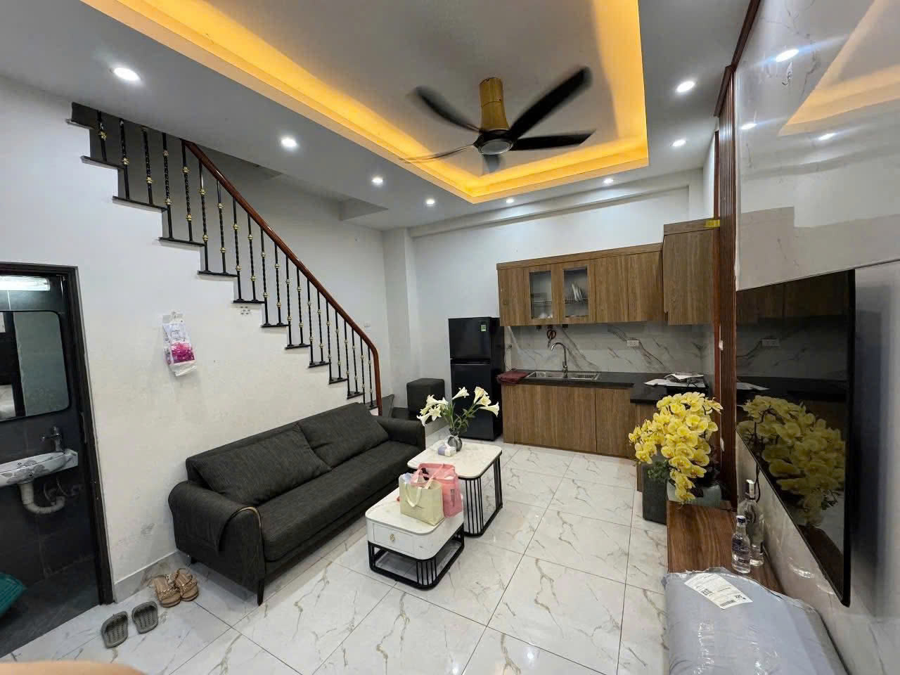 Cho thuê nhà ngõ 167 Thanh Nhàn, 4 tầng x 25m2, 3 ngủ kk, 12 Triệu - Ảnh chính
